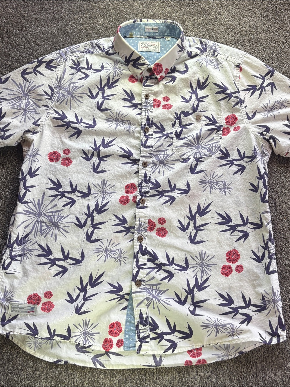 Vintage 7 Diamonds Men's White Floral Short-Sleeve Button-Up Shirt - Navy & Red